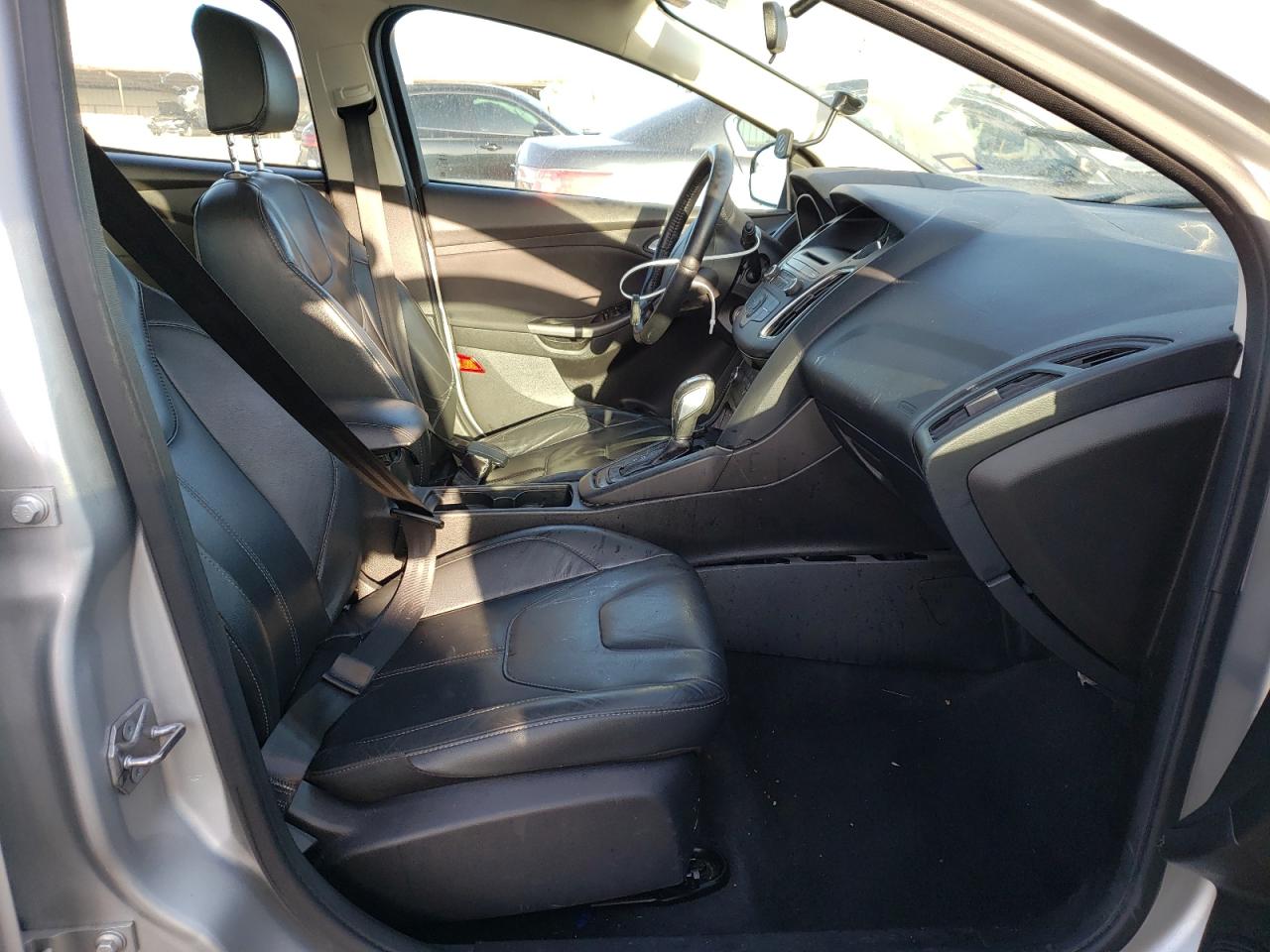 Photo 5 from auction – 2016 FORD FOCUS SE with VIN 1FADP3K2XGL339683