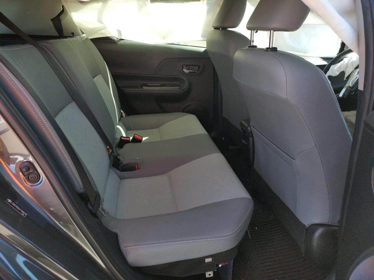 Photo 6 from auction – 2016 TOYOTA PRIUS C with VIN JTDKDTB36G1589078
