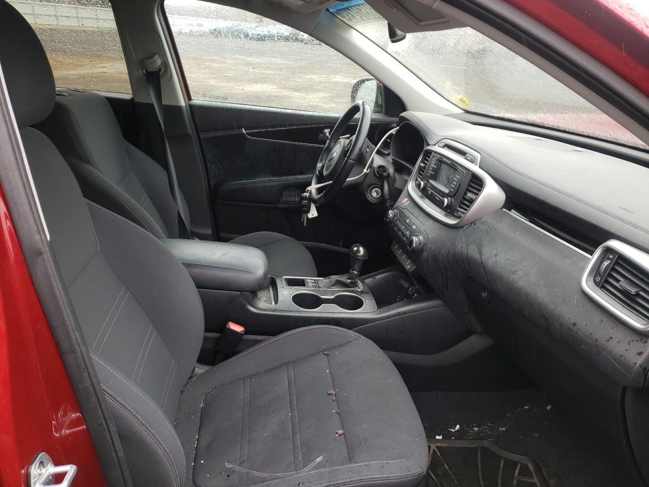 Photo 5 from auction – 2016 KIA SORENTO LX with VIN 5XYPGDA3XGG136943