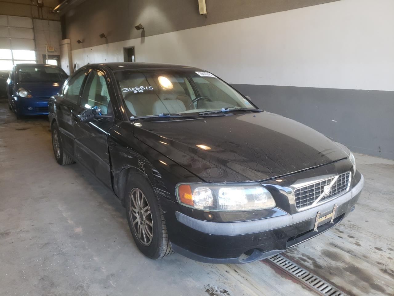 VOLVO S60 2004 with VIN YV1RS61T942322976 - Photo from auction