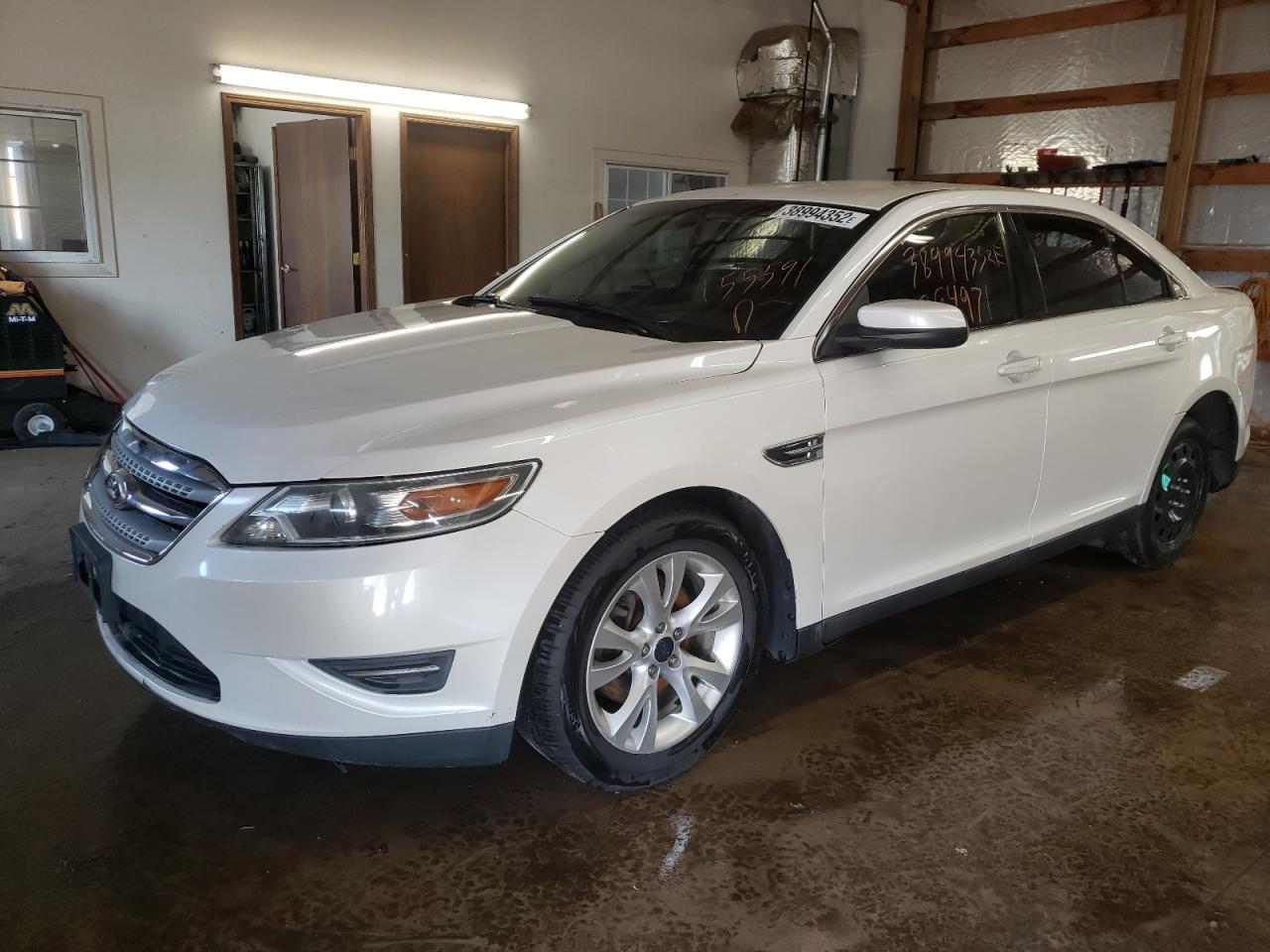 Photo 2 from auction – 2010 FORD TAURUS SEL with VIN 1FAHP2EW2AG155591