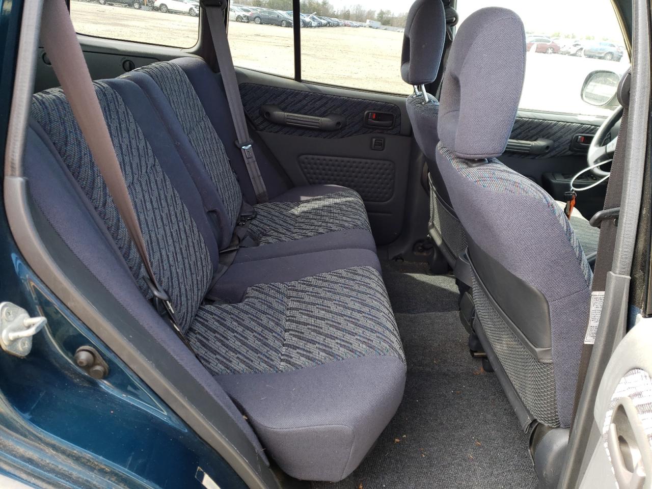 Photo 6 from auction – 1999 TOYOTA RAV4 with VIN JT3HP10V2X7148415