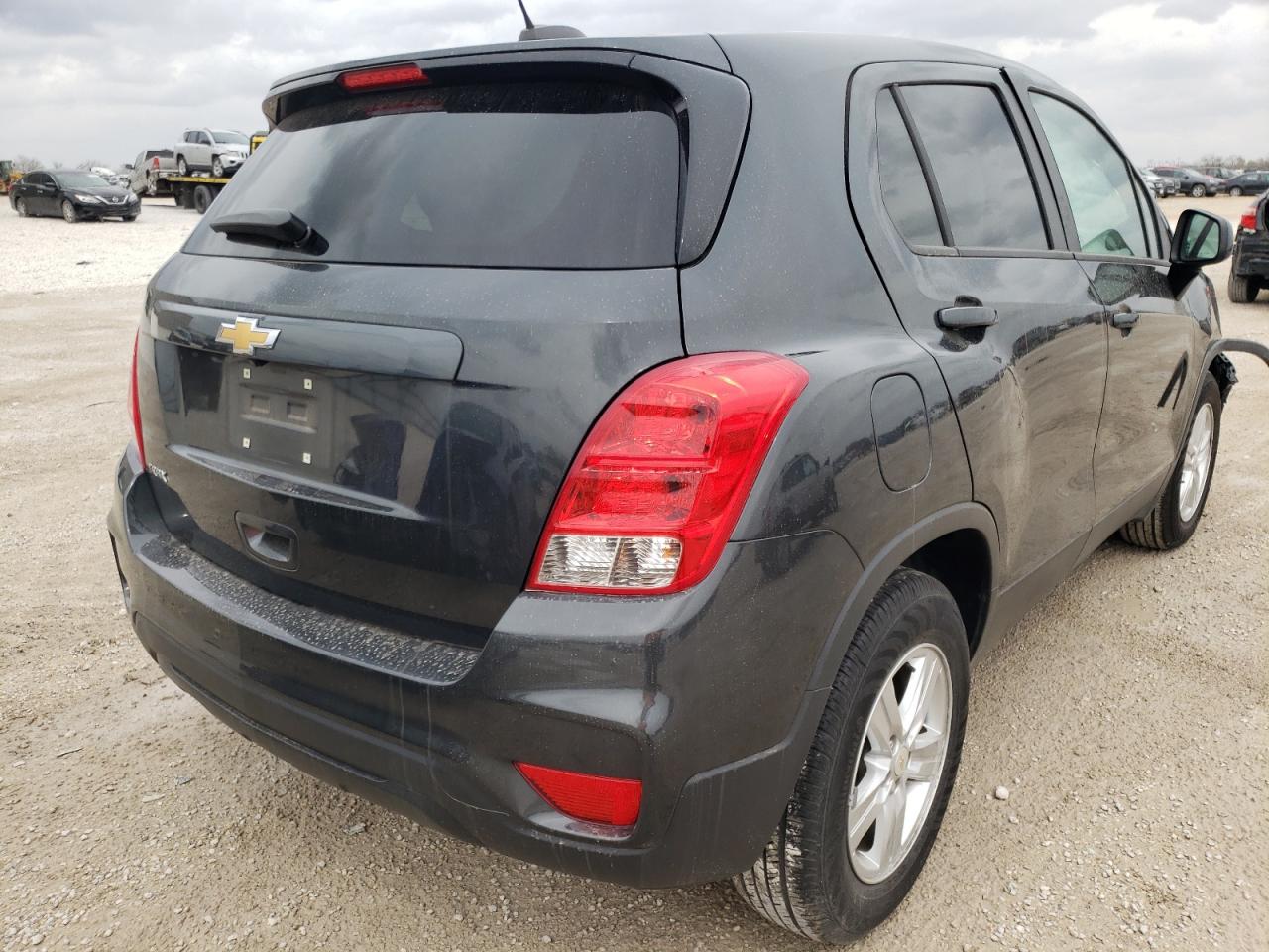 Photo 4 from auction – 2020 CHEVROLET TRAX LS with VIN 3GNCJKSB4LL205128