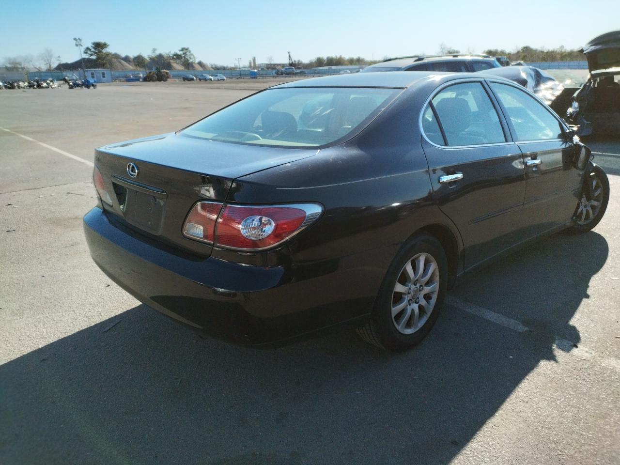 Photo 4 from auction – 2004 LEXUS ES 330 with VIN JTHBA30G145035643