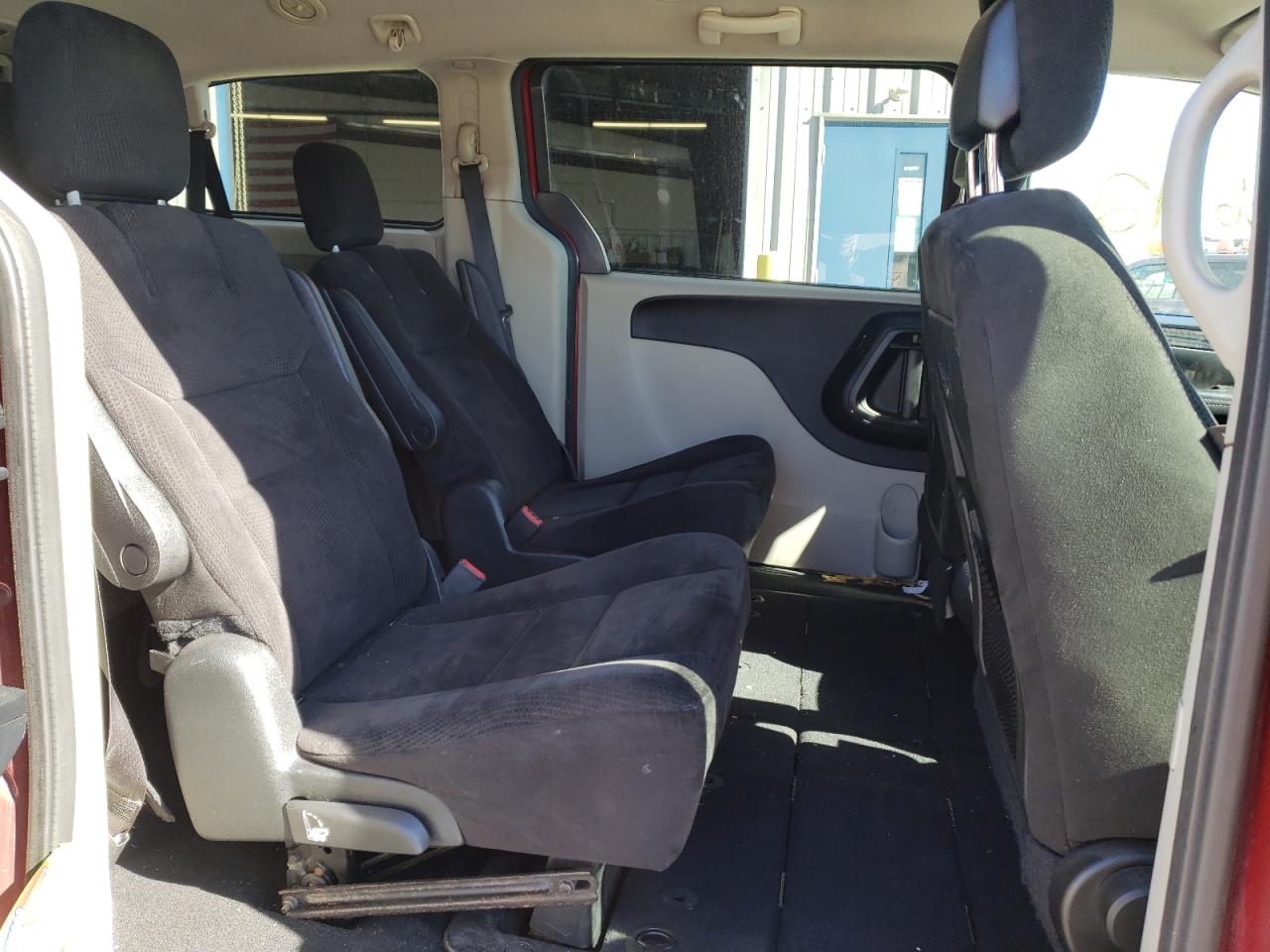 Photo 6 from auction – 2015 DODGE GRAND CARA with VIN 2C4RDGCG8FR528073