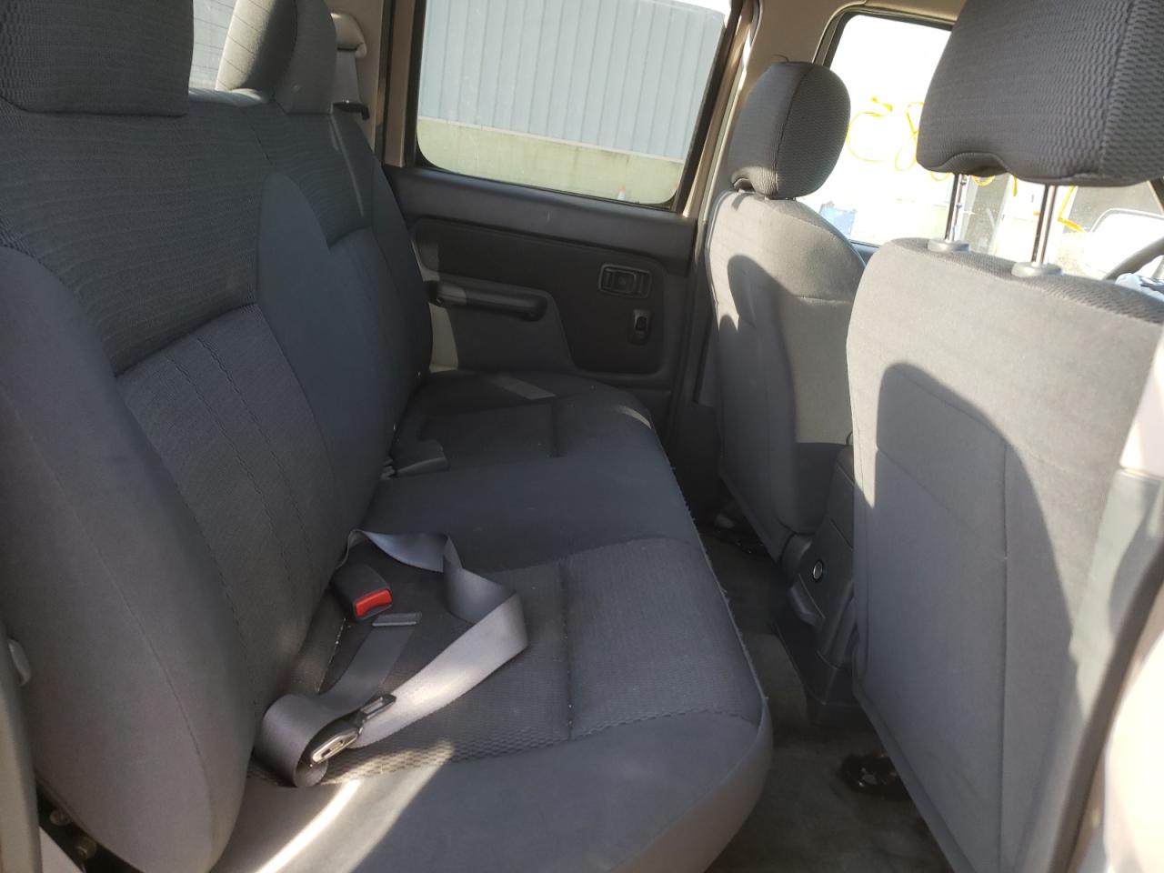 Photo 6 from auction – 2004 NISSAN FRONTIER C with VIN 1N6ED27T54C422059
