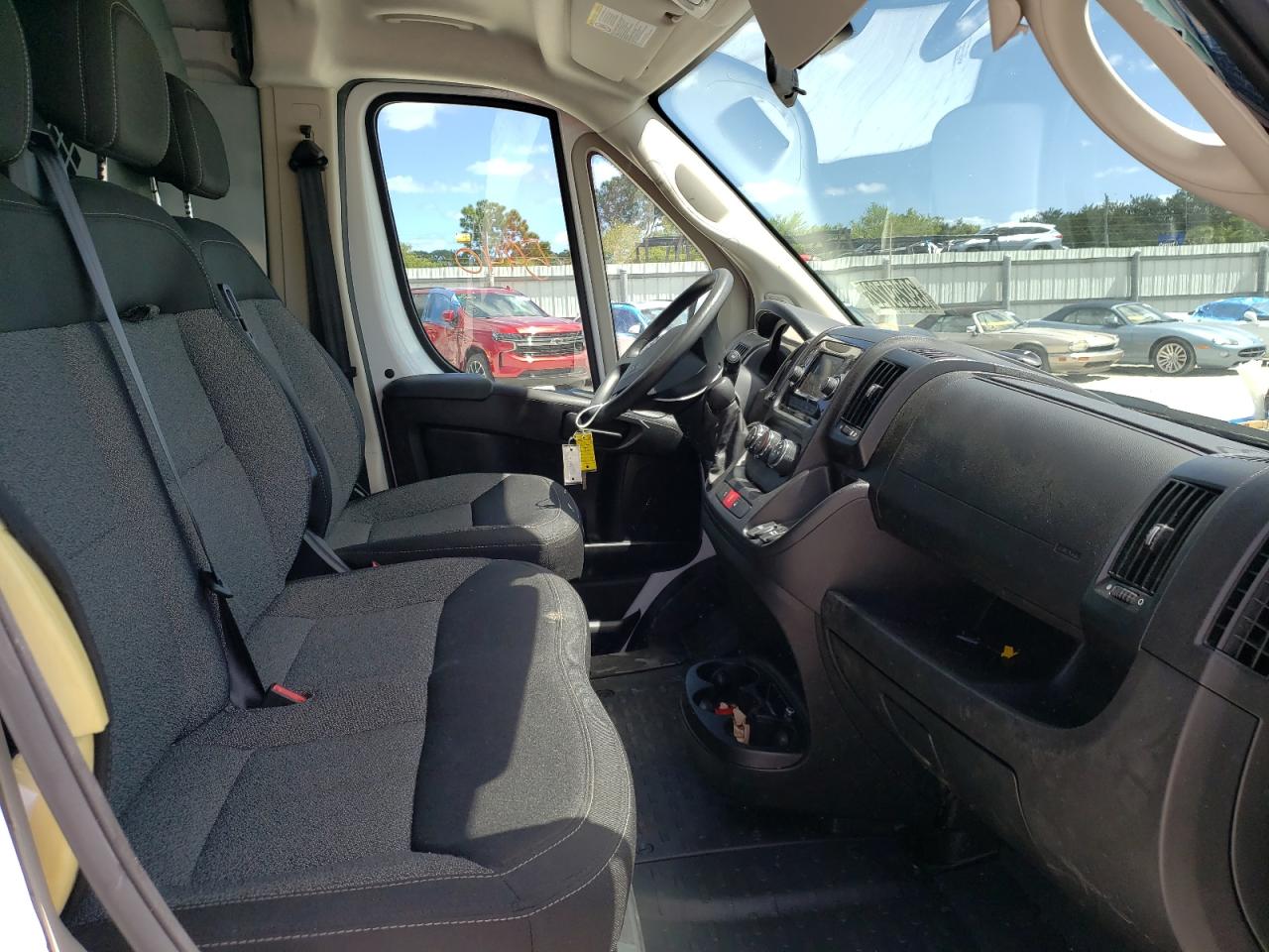 Photo 5 from auction – 2021 RAM PROMASTER with VIN 3C6LRVDG5ME567638