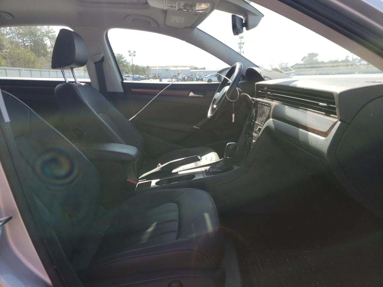 Photo 5 from auction – 2020 VOLKSWAGEN PASSAT with VIN 1VWCA7A31LC022553