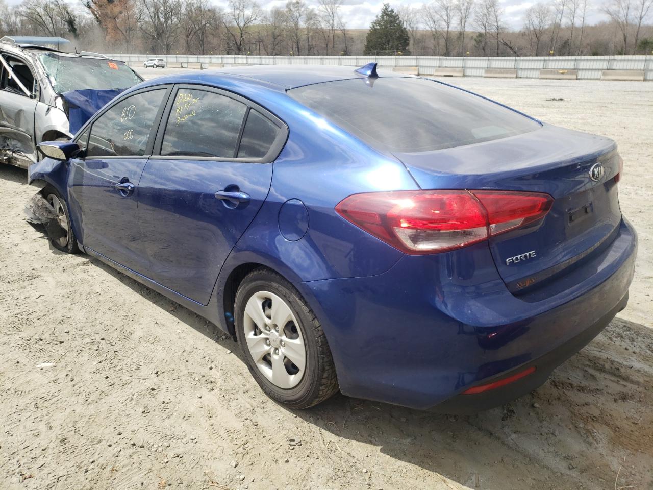 Photo 3 from auction – 2017 KIA FORTE LX with VIN 3KPFK4A70HE098117