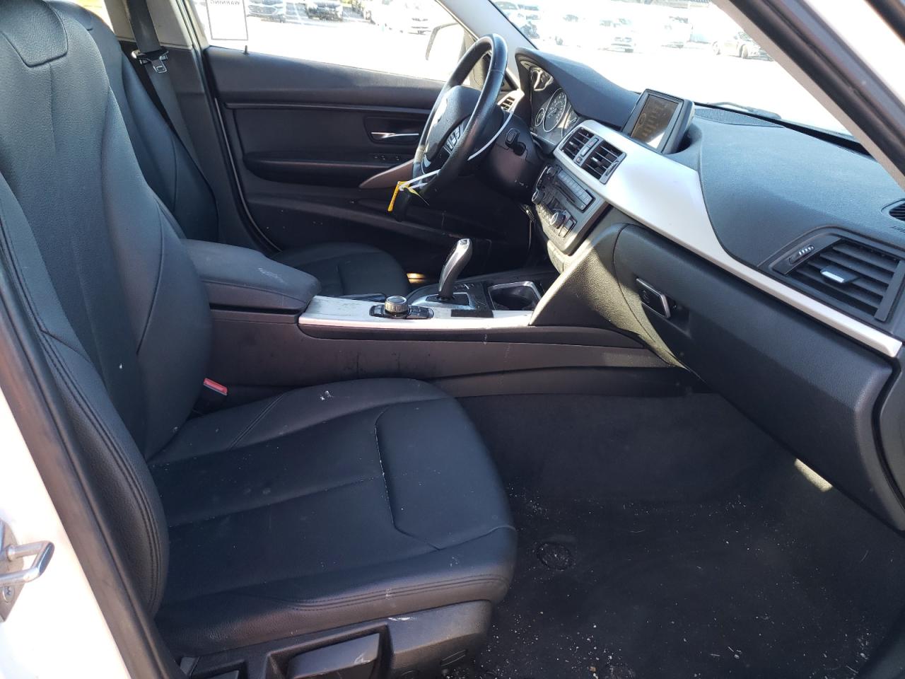 Photo 5 from auction – 2014 BMW 320 I with VIN WBA3B1C56EK135237
