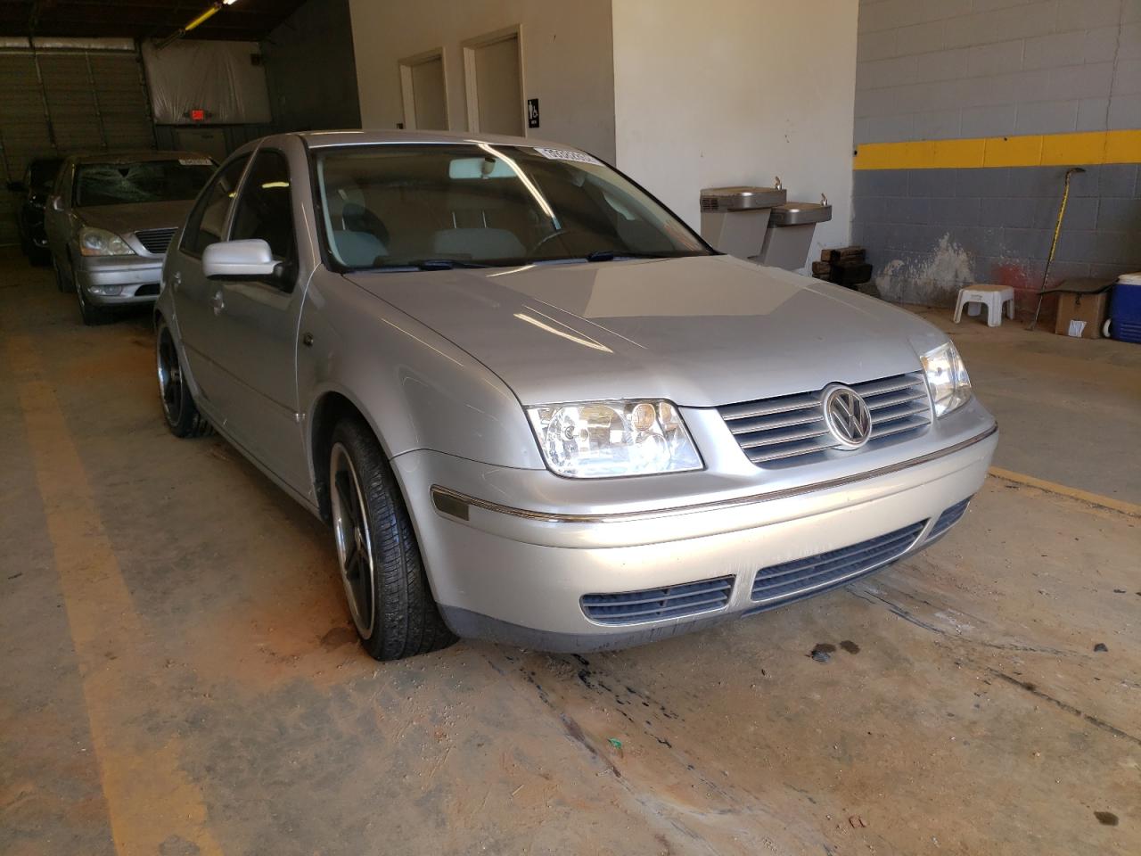 VOLKSWAGEN JETTA GLS 2004 with VIN 3VWSK69MX4M112669 - Photo from auction