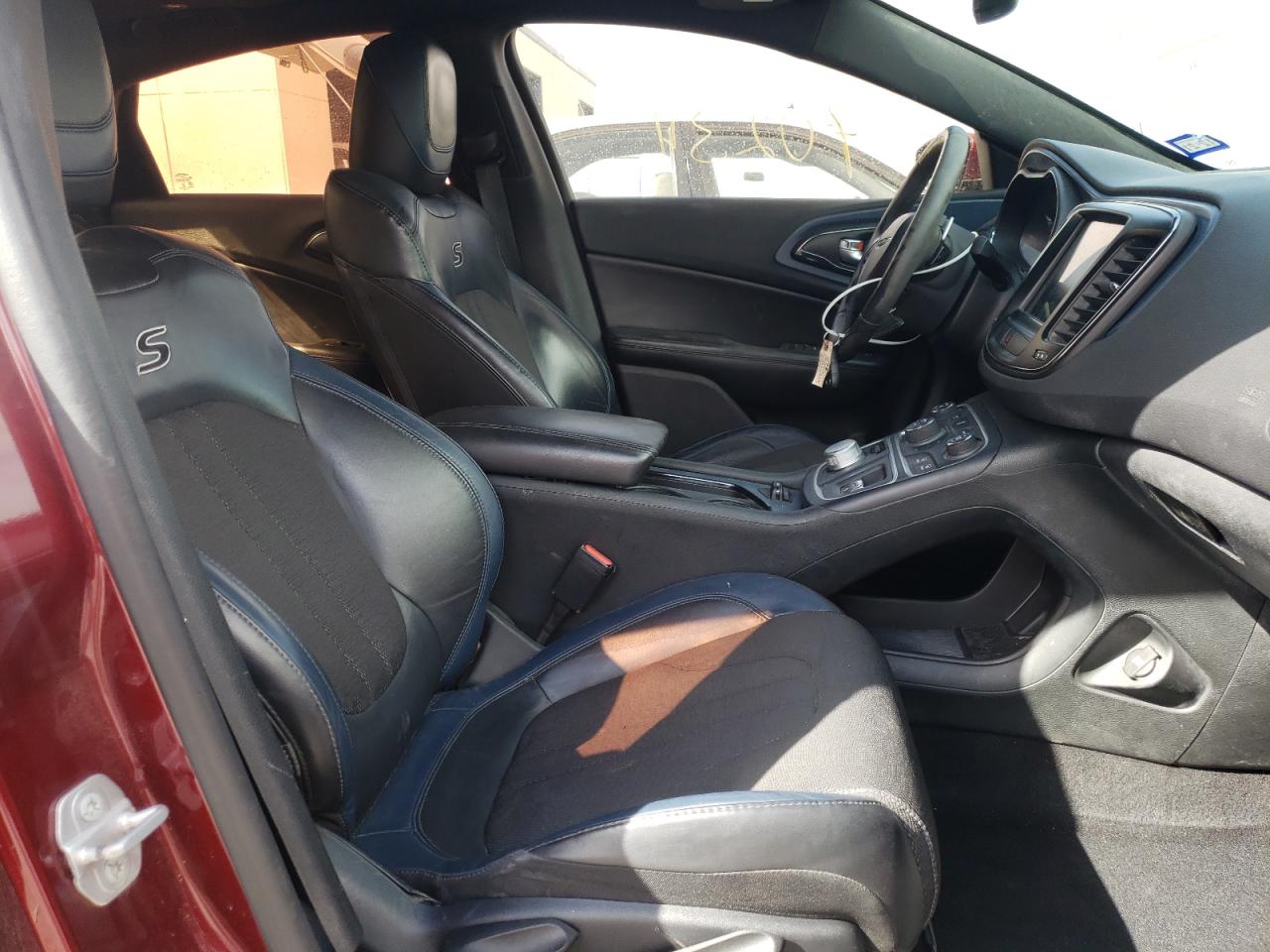 Photo 5 from auction – 2015 CHRYSLER 200 S with VIN 1C3CCCBG4FN626280
