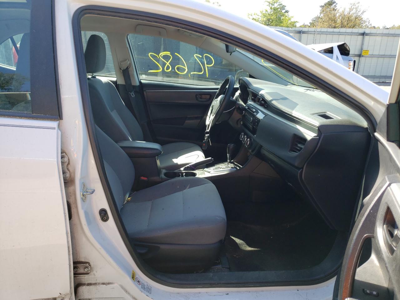 Photo 5 from auction – 2015 TOYOTA COROLLA L with VIN 2T1BURHE2FC477237