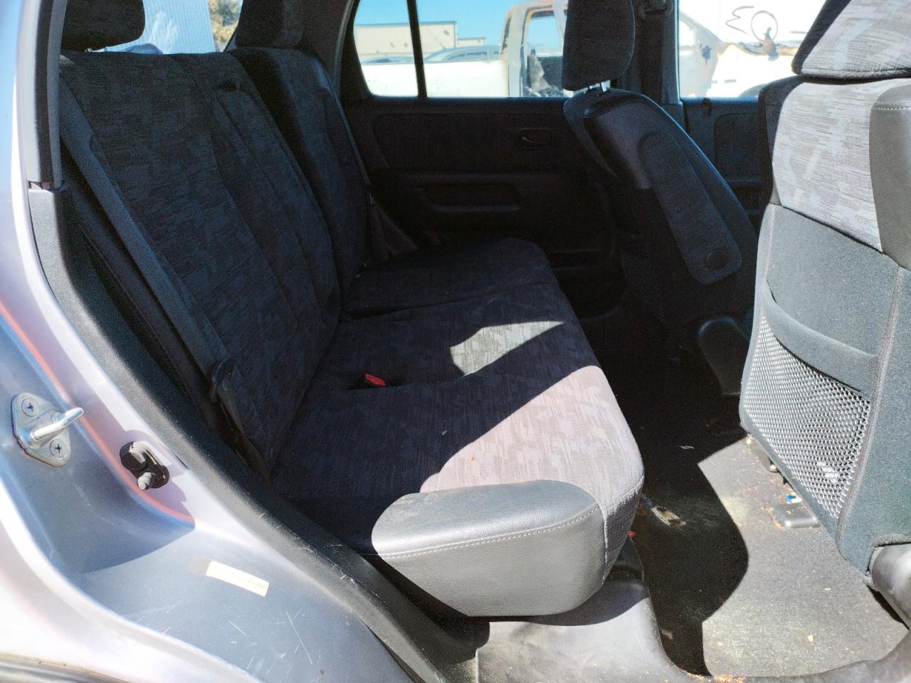Photo 6 from auction – 2003 HONDA CR-V LX with VIN JHLRD784X3C036716