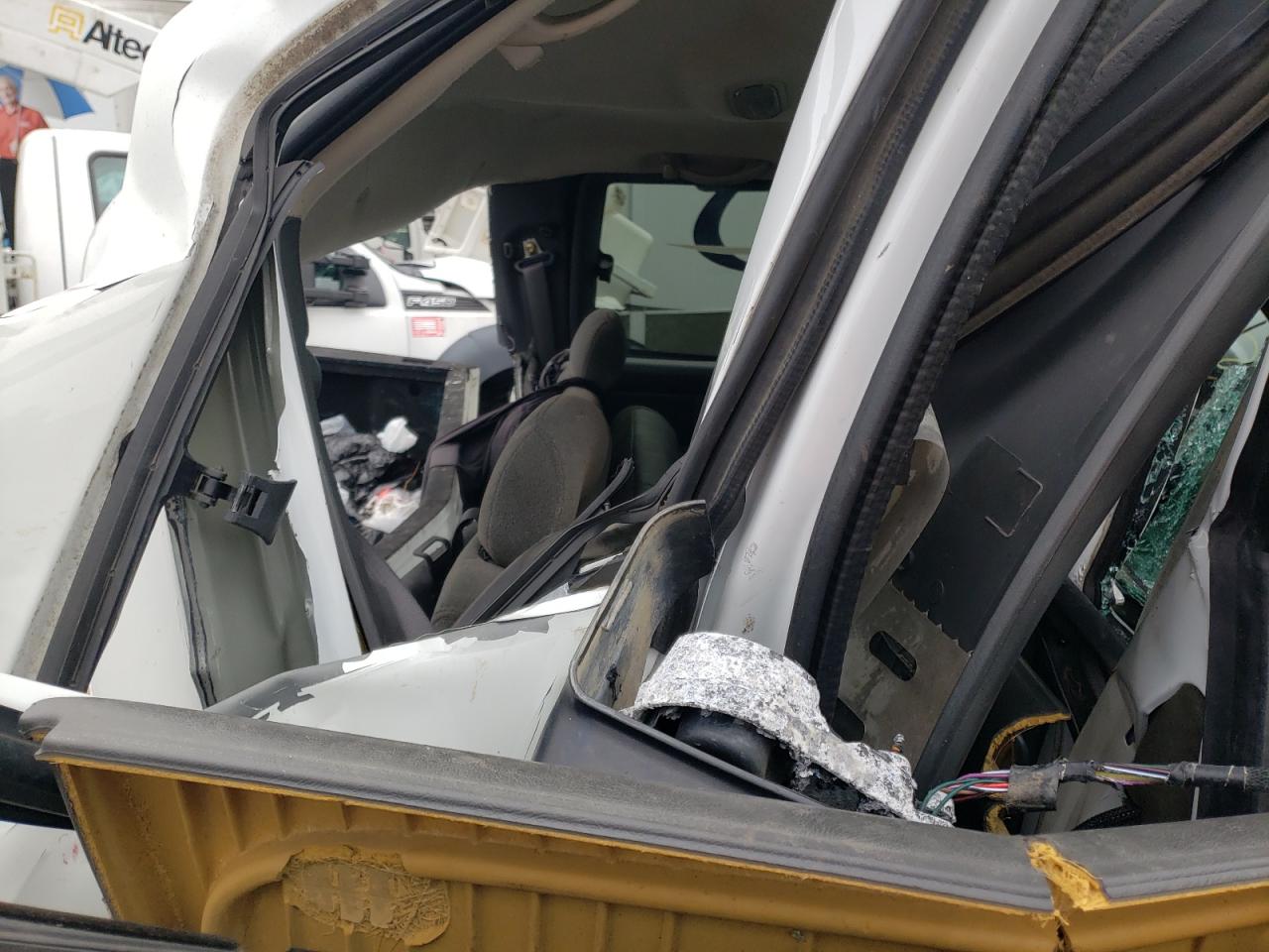 Photo 6 from auction – 2004 CHEVROLET SILVERADO with VIN 1GCHK29U34E106661