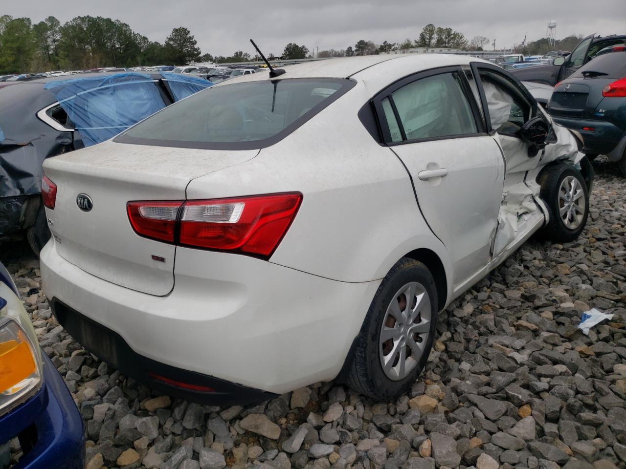 Photo 4 from auction – 2015 KIA RIO LX with VIN KNADM4A35F6421835