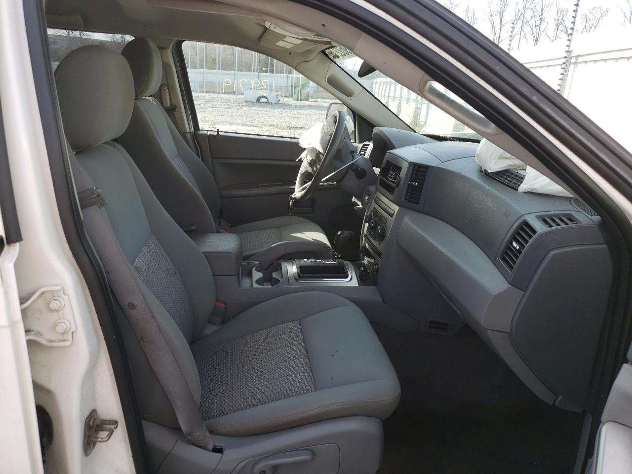Photo 5 from auction – 2007 JEEP GRAND CHER with VIN 1J8GR48K47C541992