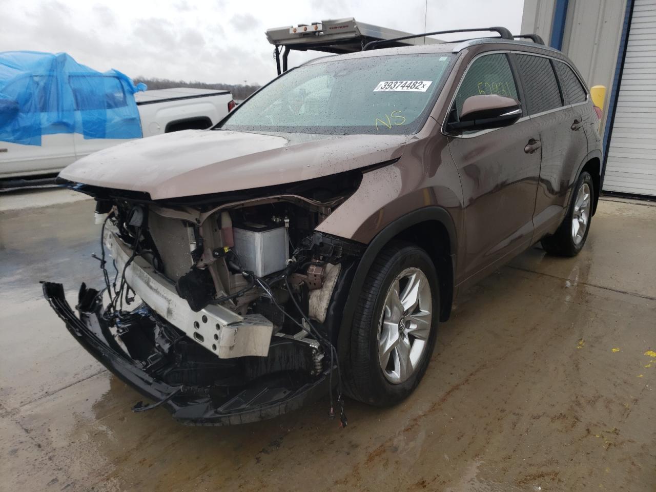 Photo 2 from auction – 2018 TOYOTA HIGHLANDER with VIN 5TDDZRFH1JS868760