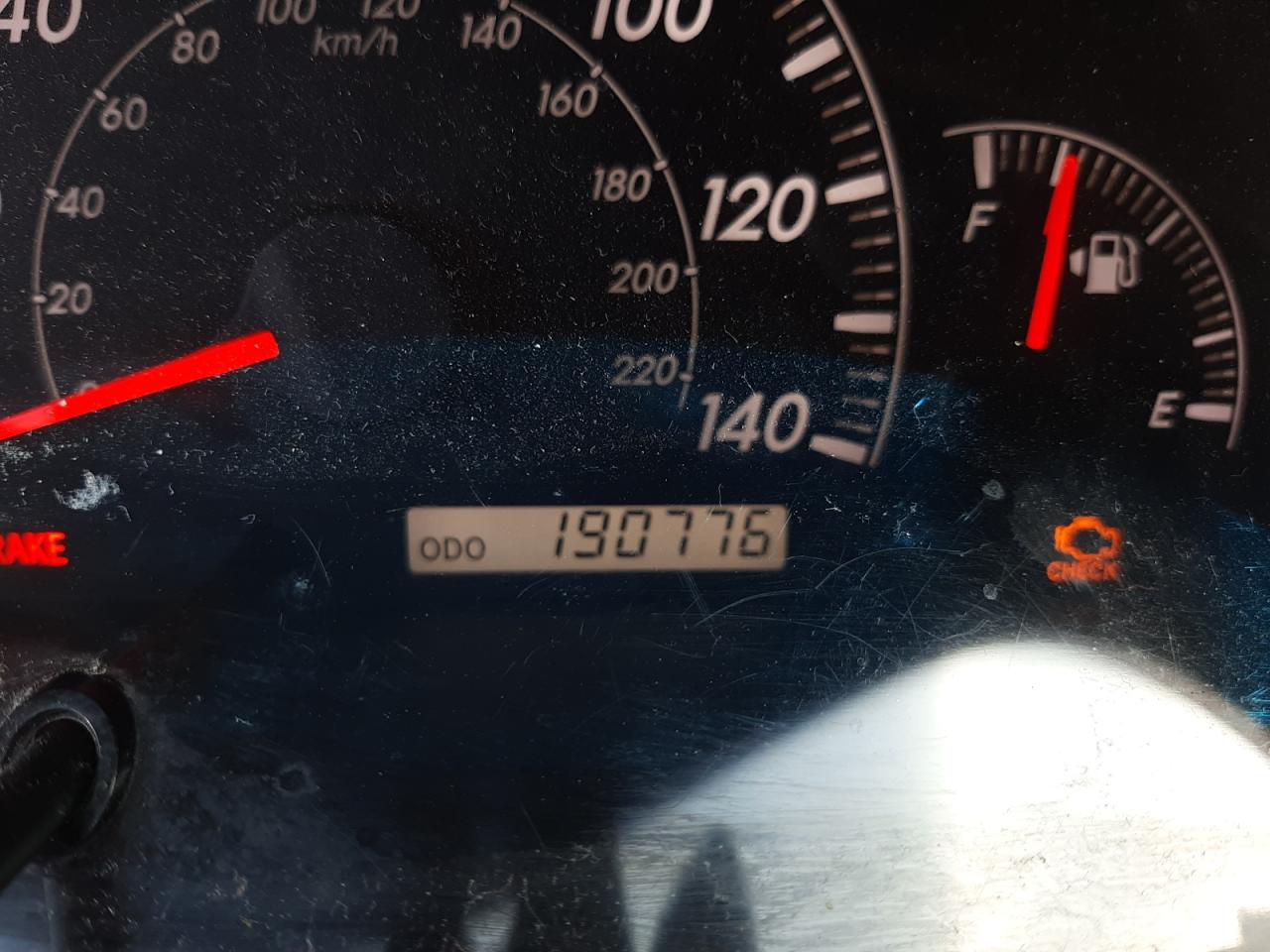 Photo 8 from auction – 2005 TOYOTA CAMRY LE with VIN 4T1BE32K05U983400