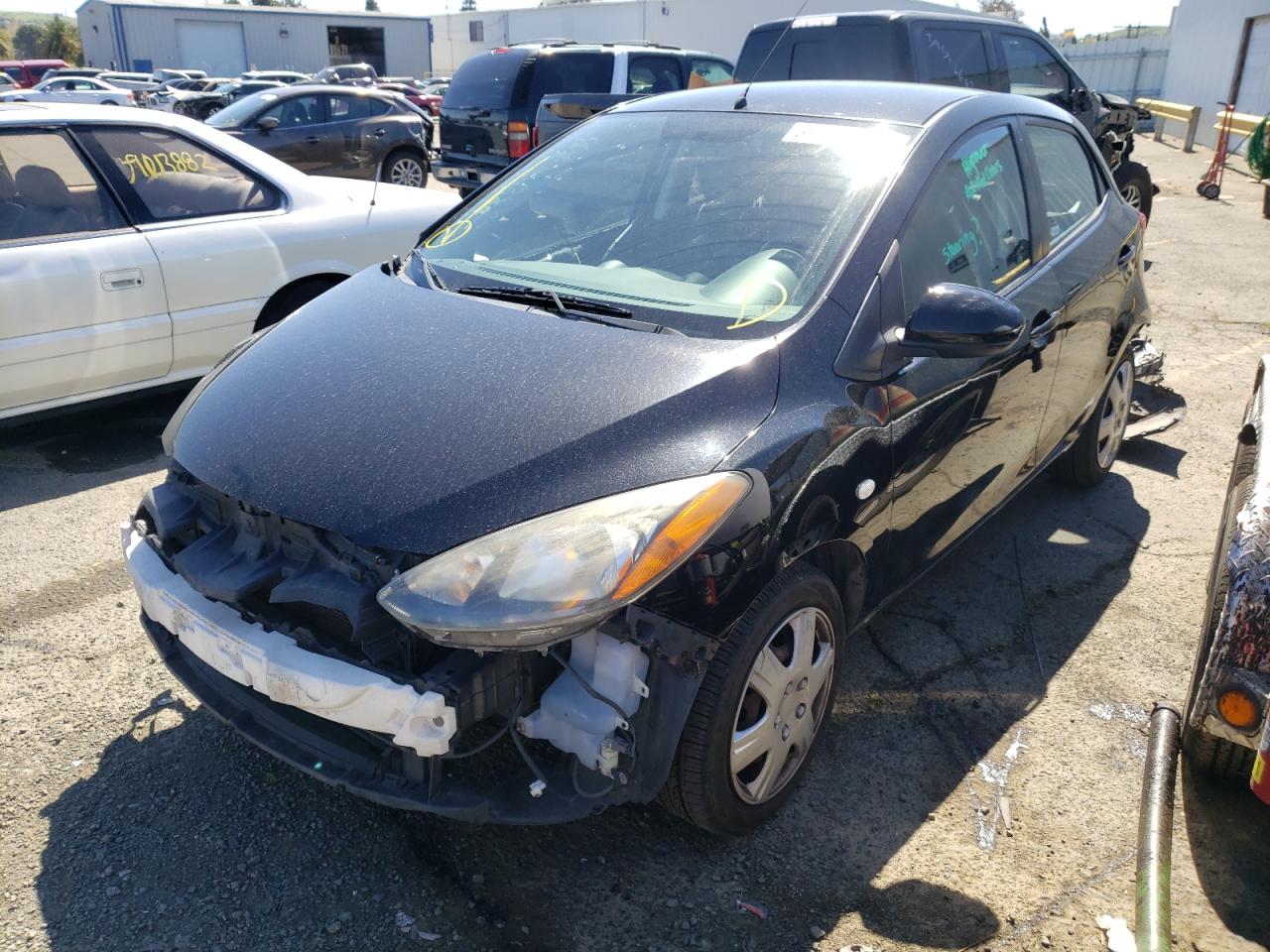 Photo 2 from auction – 2012 MAZDA MAZDA2 with VIN JM1DE1KZ1C0137649