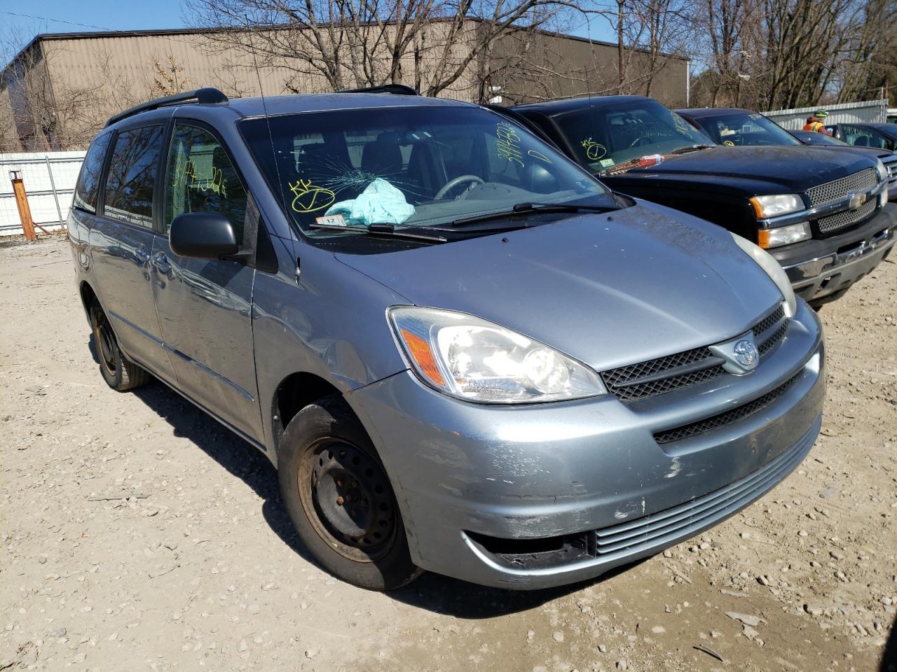 TOYOTA SIENNA CE 2004 with VIN 5TDZA23C34S061853 - Photo from auction