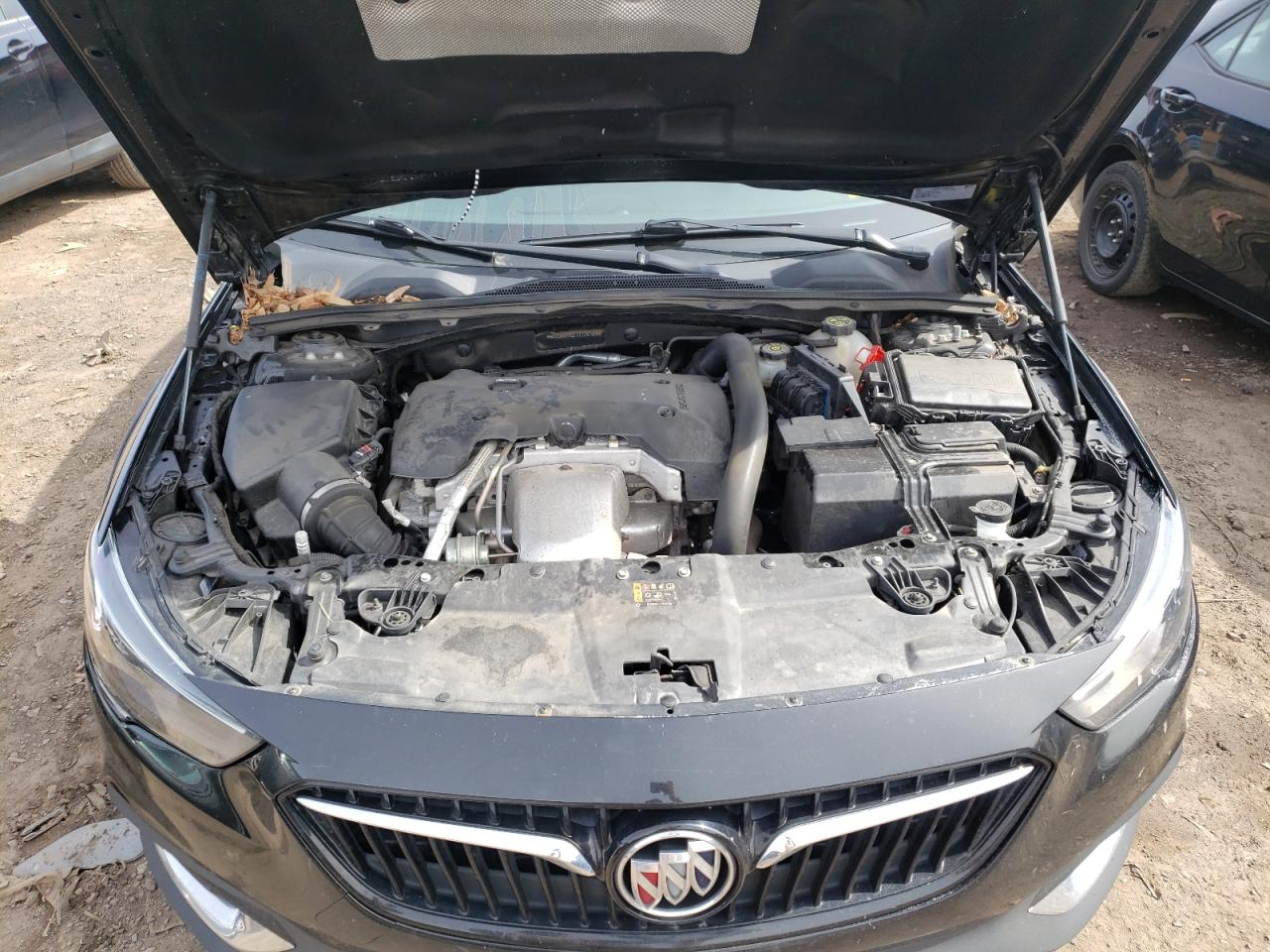 Photo 7 from auction – 2018 BUICK REGAL TOUR with VIN W04GU8SX2J1106127