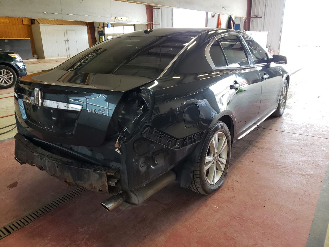 Photo 4 from auction – 2010 LINCOLN MKS with VIN 1LNHL9DR4AG600984