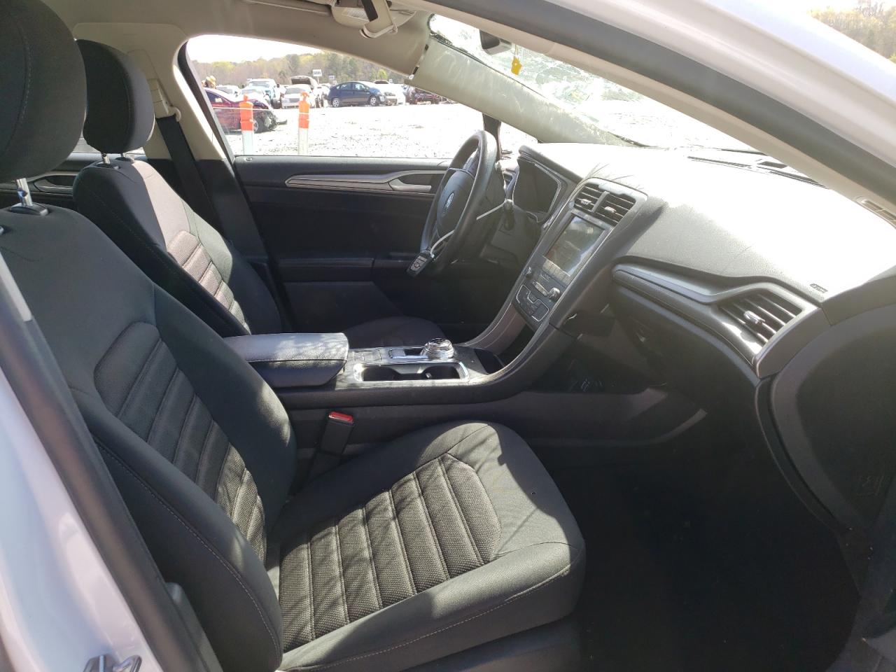 Photo 5 from auction – 2019 FORD FUSION SE with VIN 3FA6P0HD5KR146500