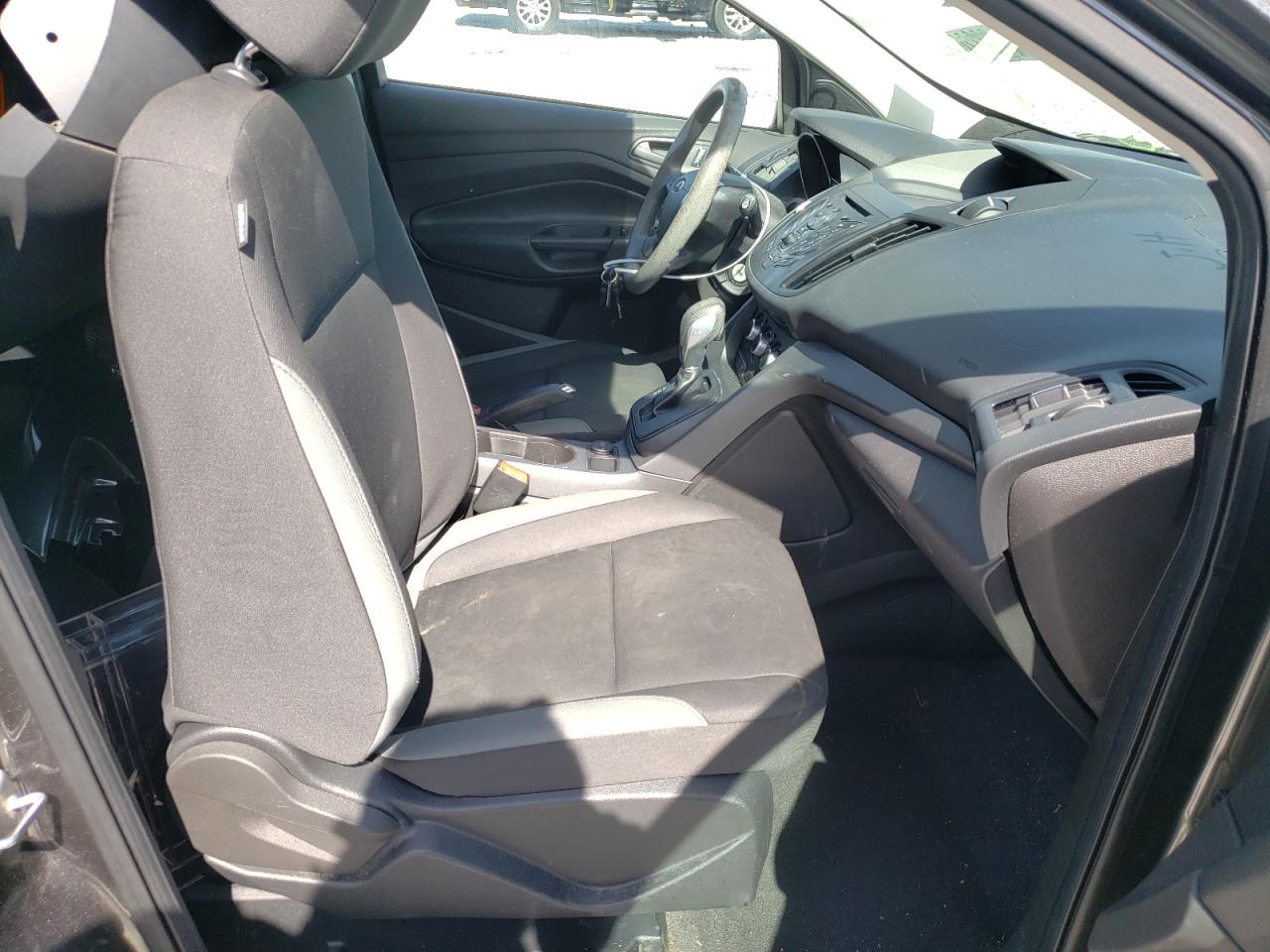 Photo 5 from auction – 2015 FORD ESCAPE S with VIN 1FMCU0F7XFUC00225