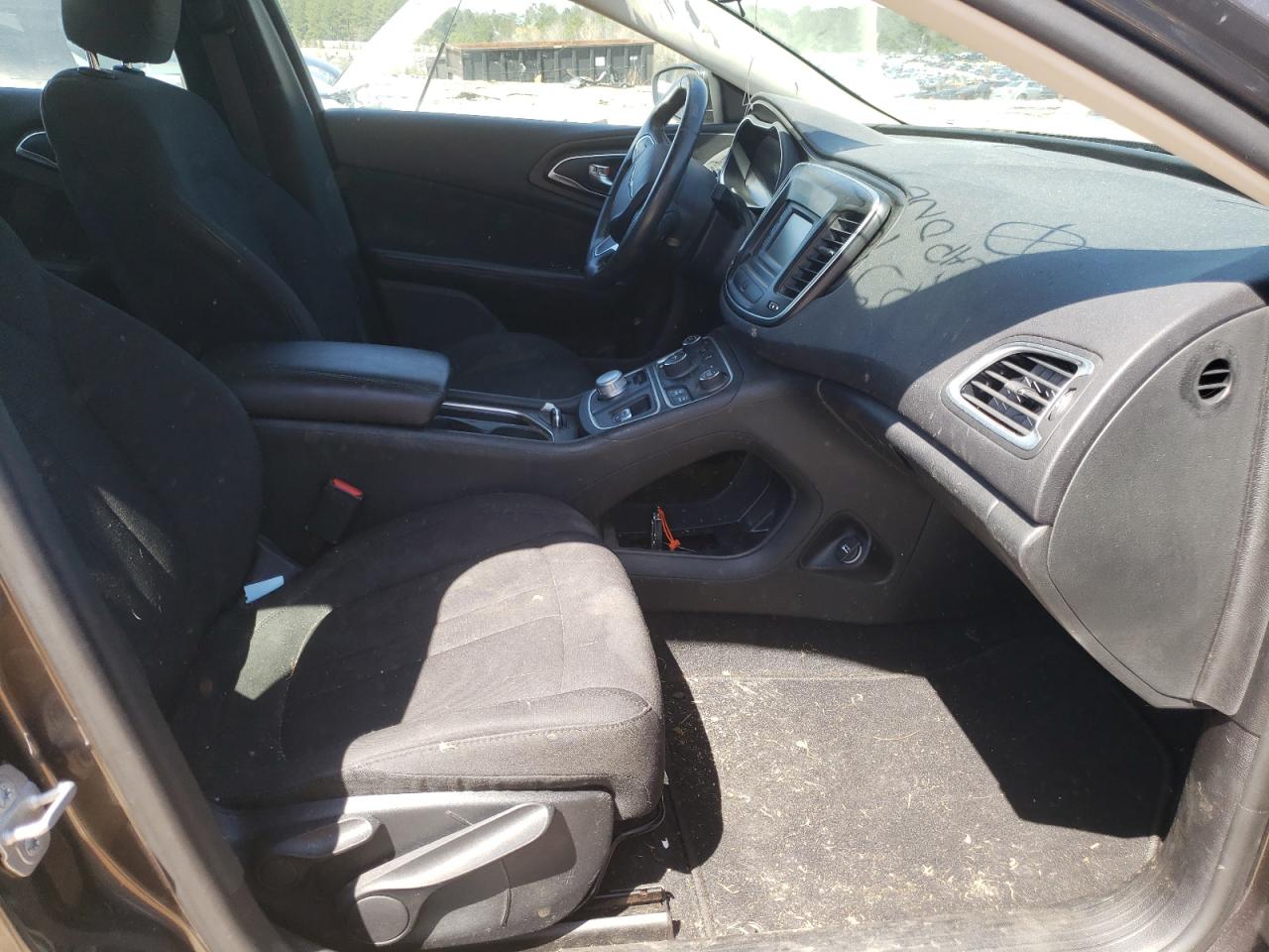 Photo 5 from auction – 2015 CHRYSLER 200 LIMITE with VIN 1C3CCCAB6FN657827