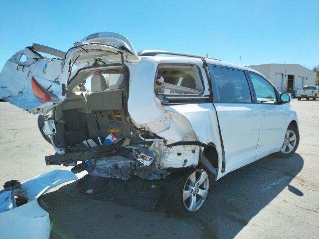 Photo 4 from auction – 2013 TOYOTA SIENNA LE with VIN 5TDKK3DC6DS376679
