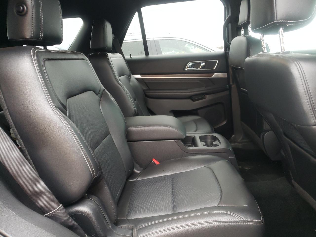 Photo 6 from auction – 2016 FORD EXPLORER L with VIN 1FM5K7F81GGC98738