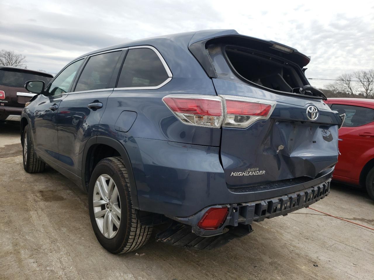 Photo 3 from auction – 2015 TOYOTA HIGHLANDER with VIN 5TDZARFH0FS015819
