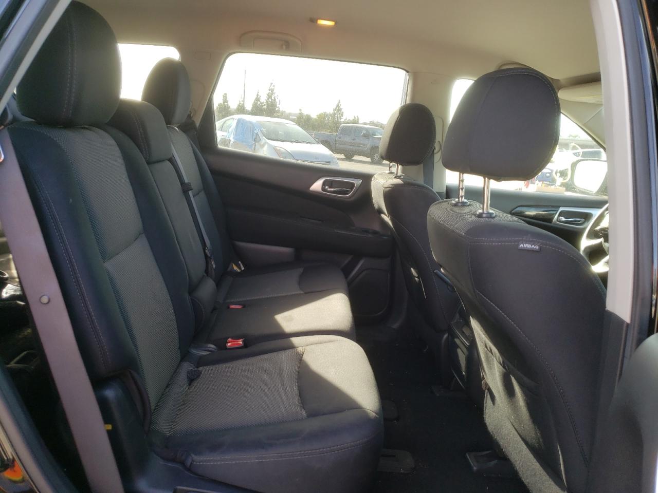 Photo 6 from auction – 2017 NISSAN PATHFINDER with VIN 5N1DR2MN9HC638214