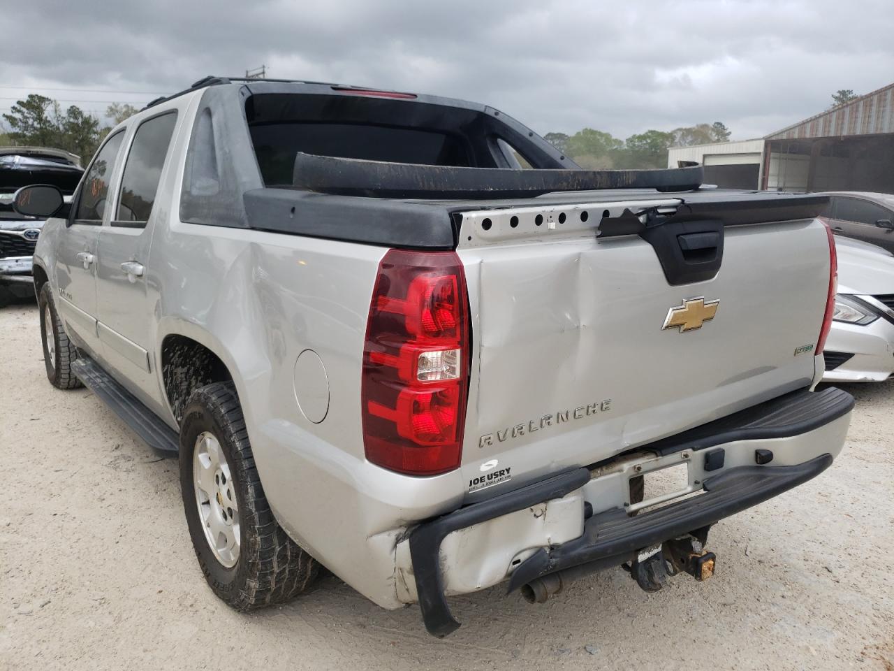 Photo 3 from auction – 2011 CHEVROLET AVALANCHE with VIN 3GNTKEE31BG140460