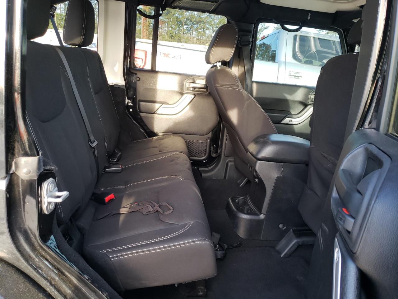 Photo 6 from auction – 2015 JEEP WRANGLER U with VIN 1C4BJWEG3FL629953