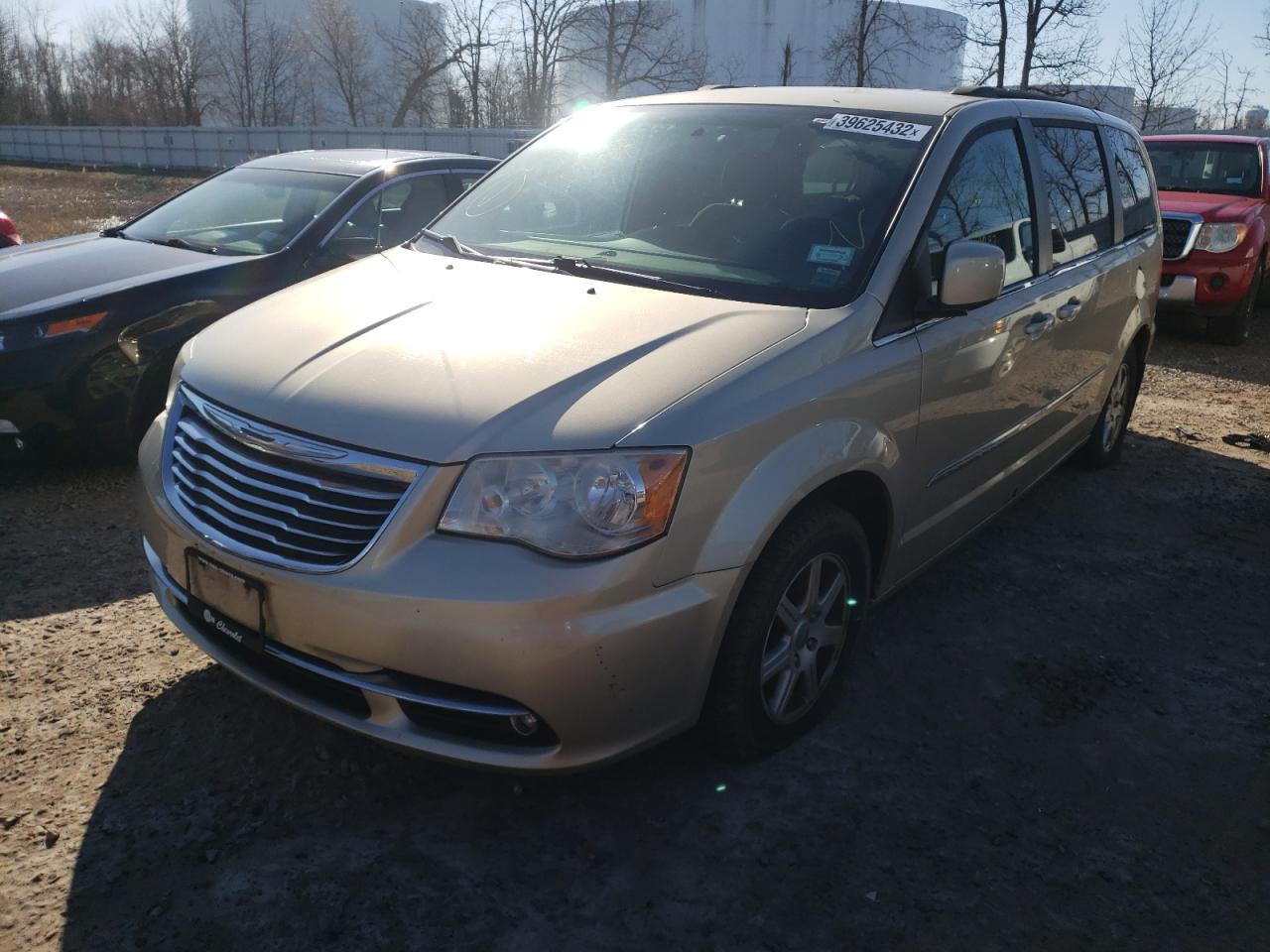 Photo 2 from auction – 2011 CHRYSLER TOWN & COU with VIN 2A4RR5DG5BR676660