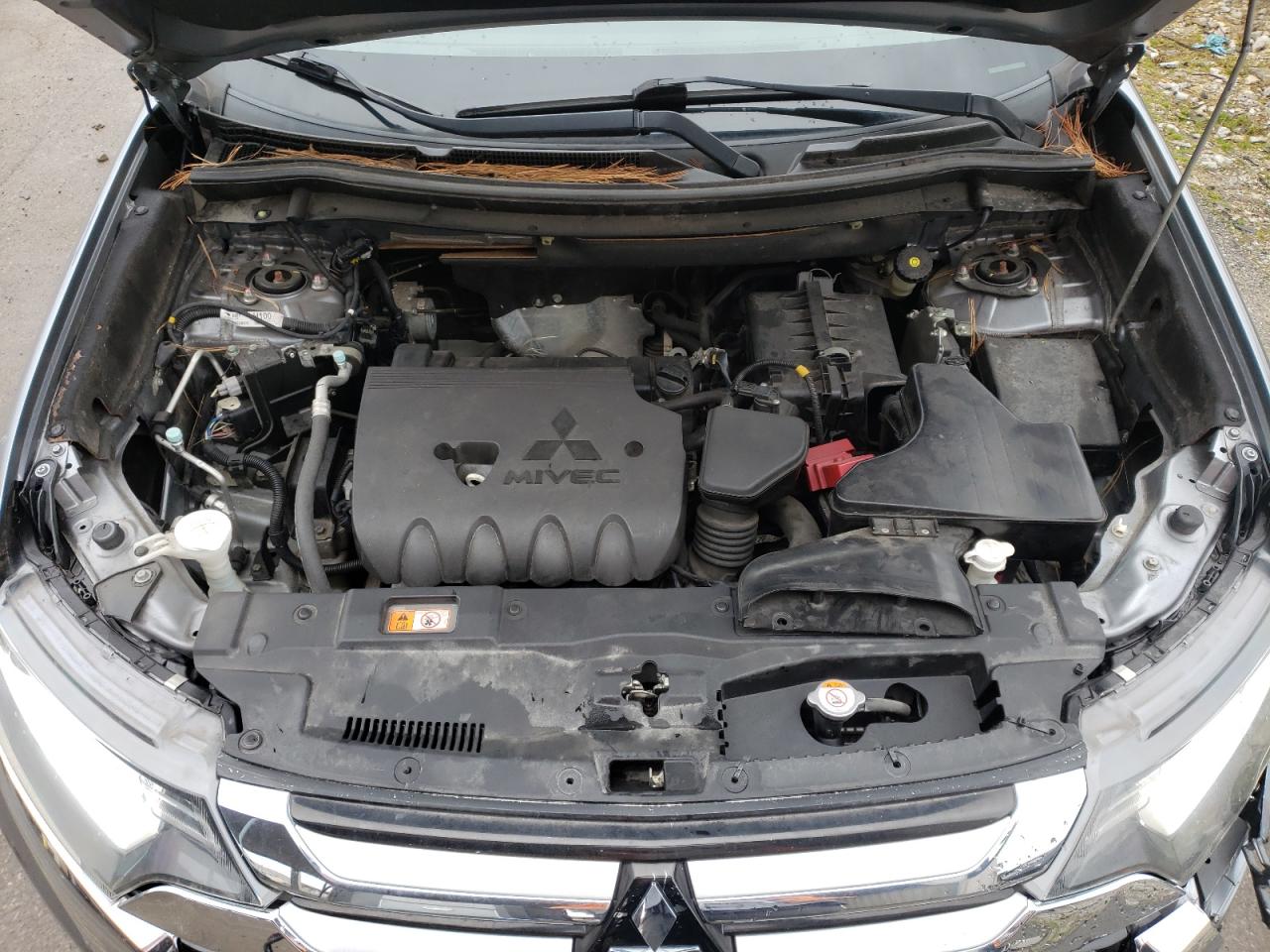 Photo 7 from auction – 2016 MITSUBISHI OUTLANDER with VIN JA4AD2A31GZ038298