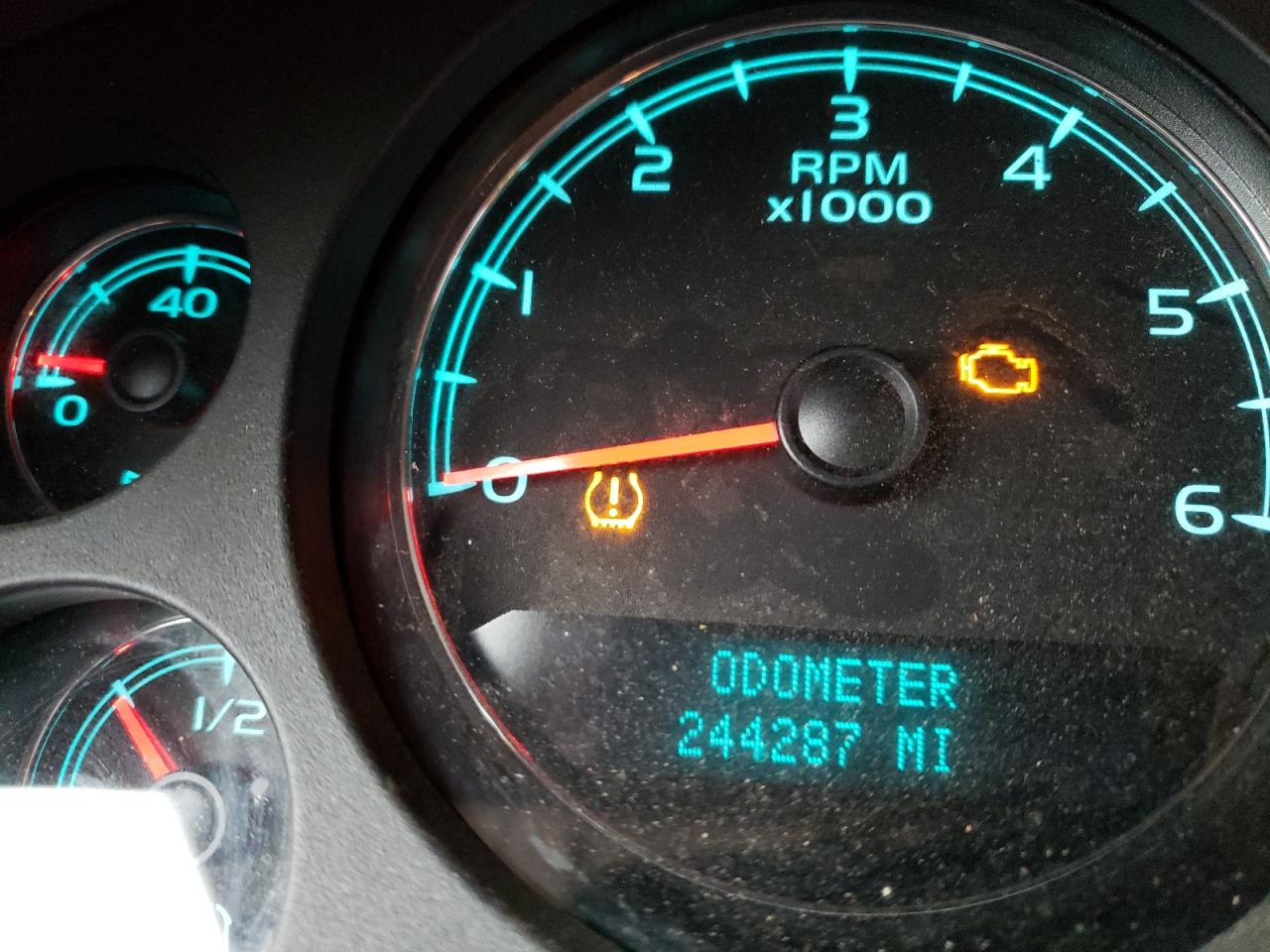 Photo 8 from auction – 2007 CHEVROLET SUBURBAN K with VIN 3GNFK16377G104588