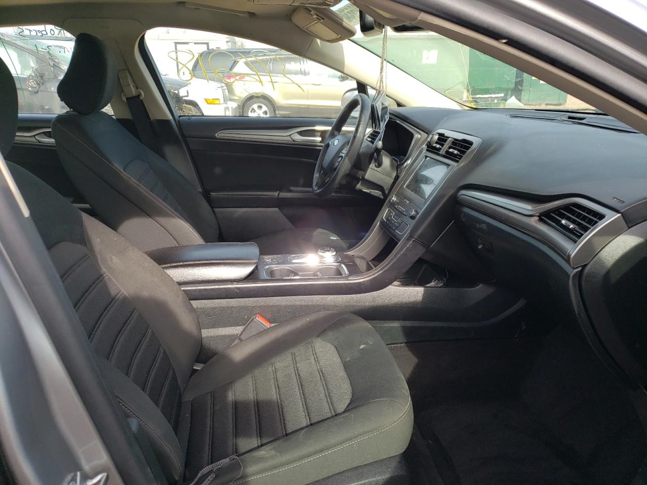 Photo 5 from auction – 2020 FORD FUSION SE with VIN 3FA6P0HD7LR251377