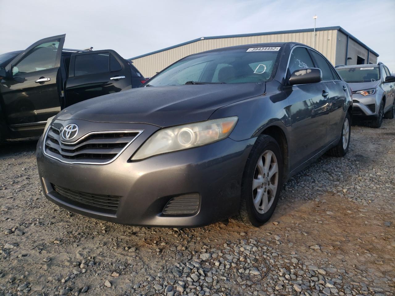 Photo 2 from auction – 2011 TOYOTA CAMRY BASE with VIN 4T4BF3EK5BR197196