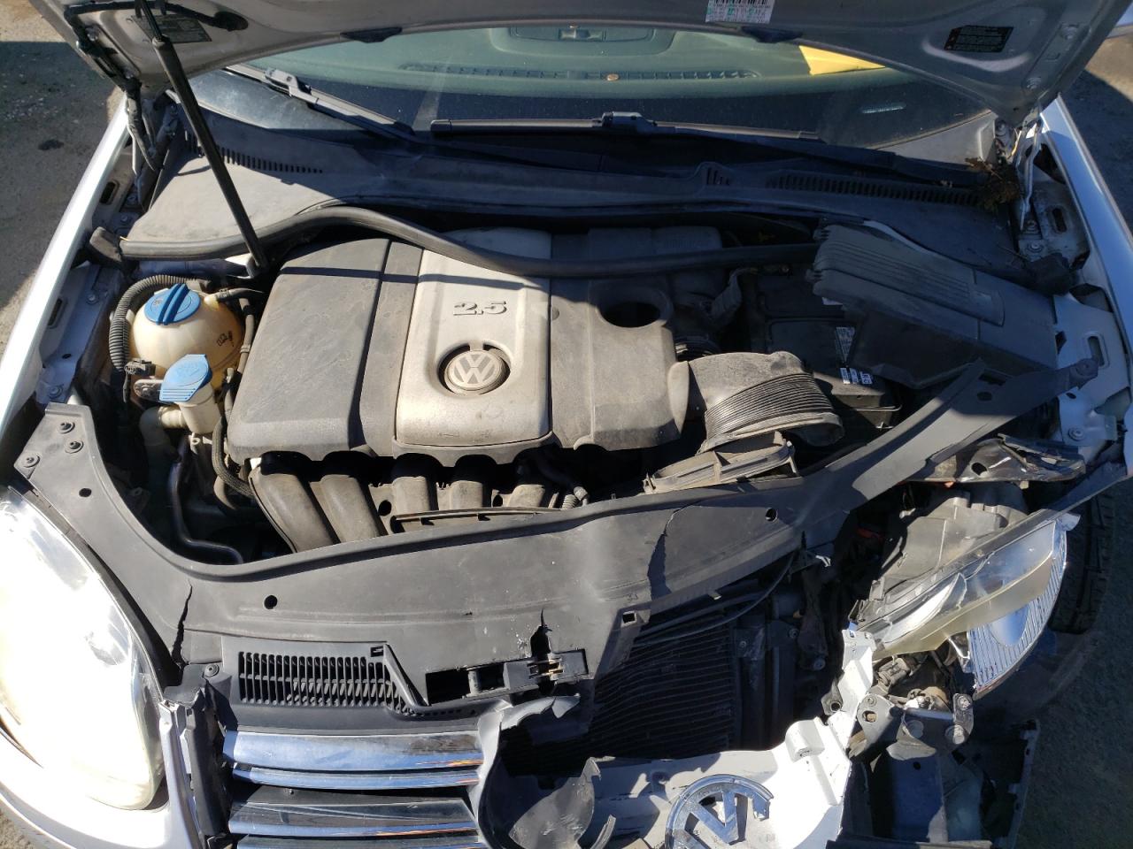 Photo 7 from auction – 2007 VOLKSWAGEN JETTA WOLF with VIN 3VWEG71K67M162875