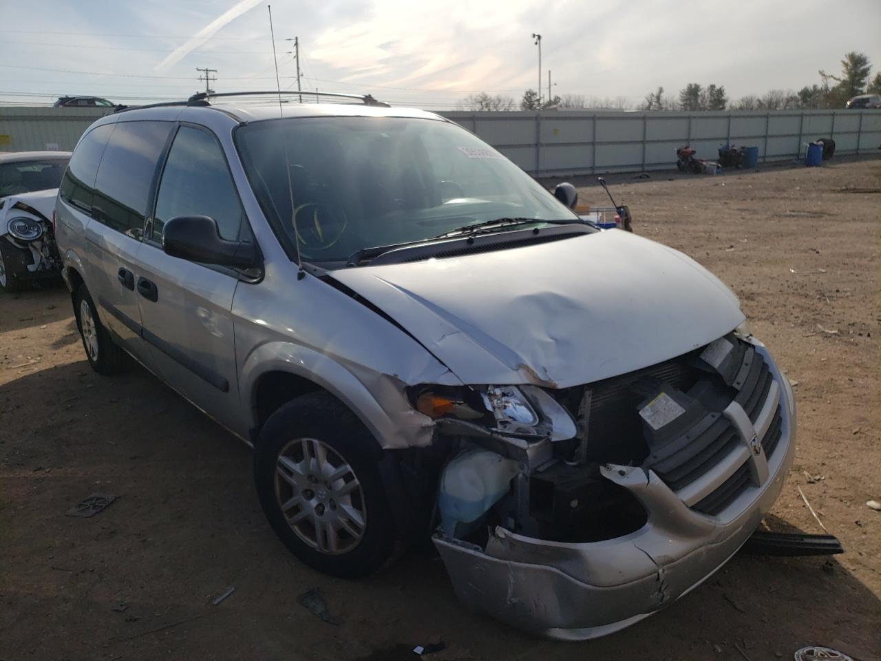 DODGE GRAND CARA 2005 with VIN 1D4GP24R15B189027 - Photo from auction