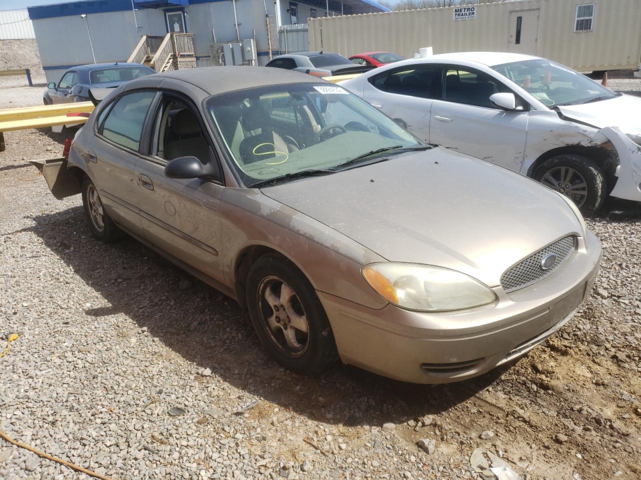 FORD TAURUS SE 2005 with VIN 1FAFP53255A136664 - Photo from auction