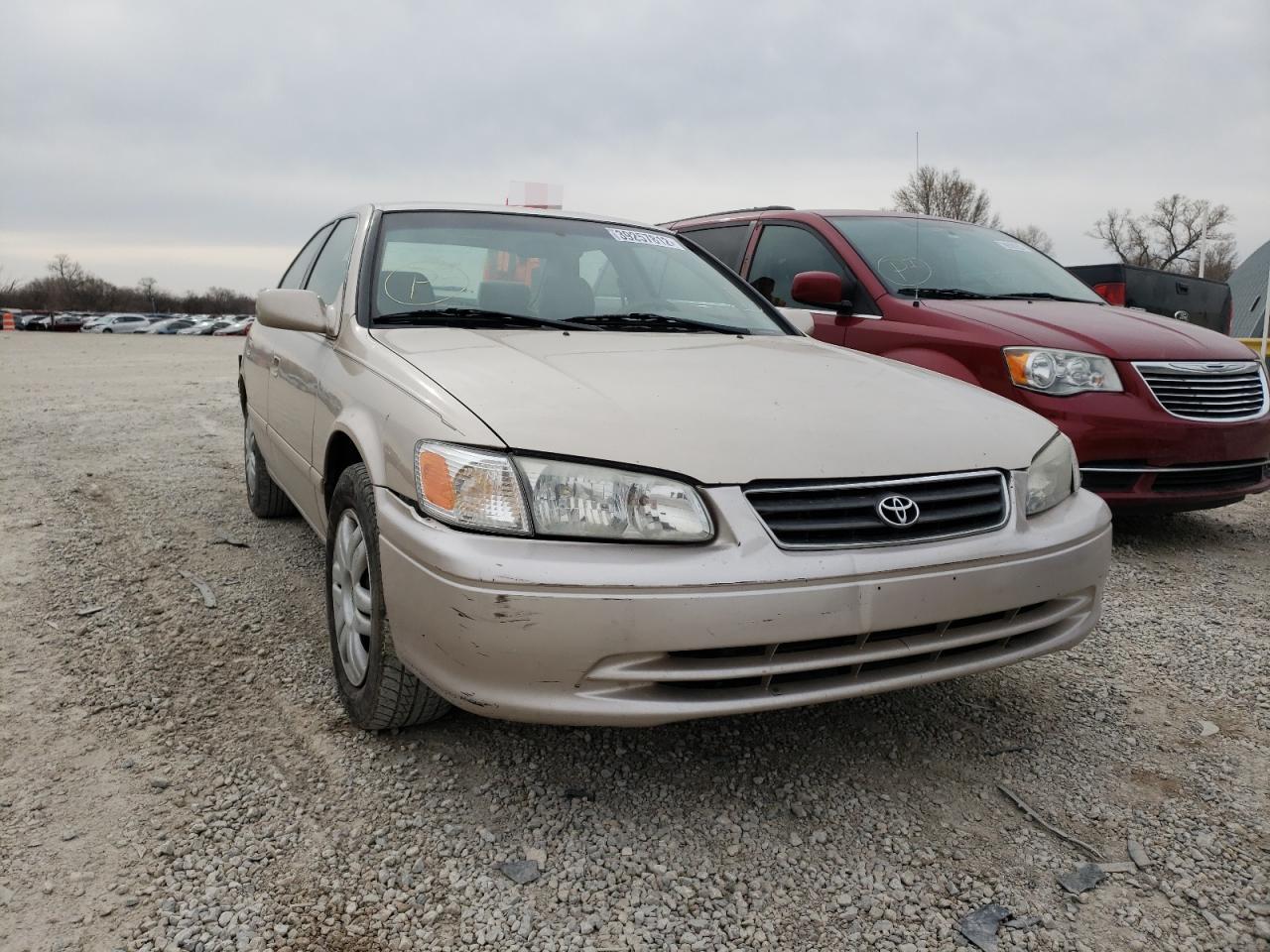 TOYOTA CAMRY CE 2000 with VIN 4T1BG22K0YU753848 - Photo from auction