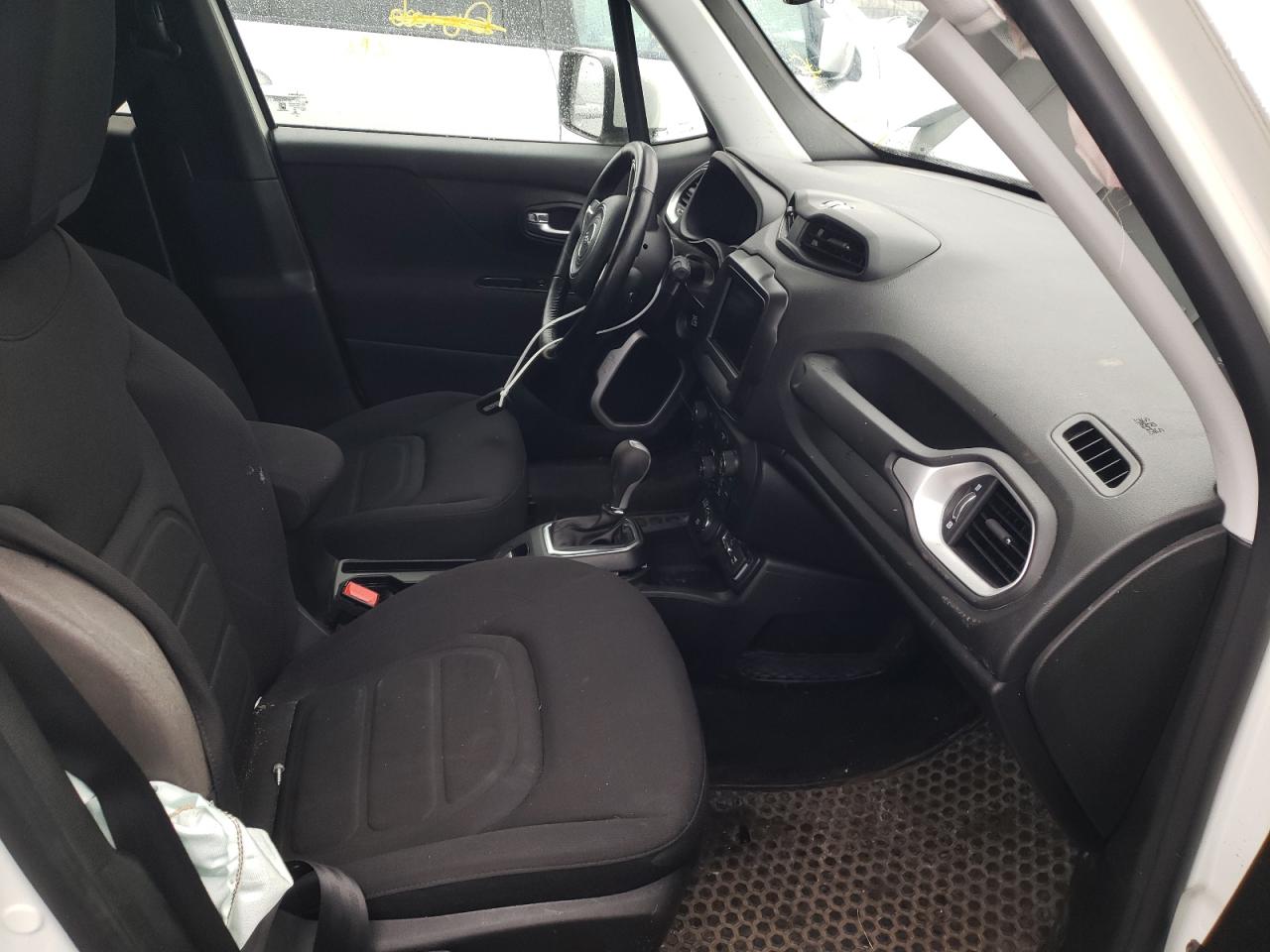 Photo 5 from auction – 2018 JEEP RENEGADE L with VIN ZACCJBBBXJPH84705