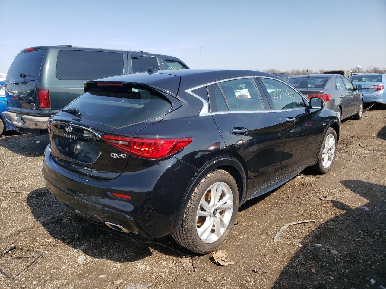 Photo 4 from auction – 2017 INFINITI QX30 BASE with VIN SJKCH5CP4HA023344