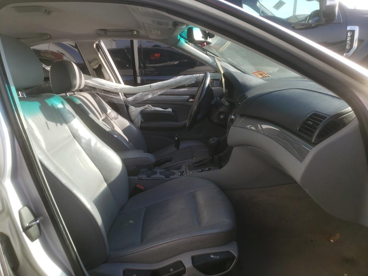 Photo 5 from auction – 2000 BMW 323 I with VIN WBAAM3341YFP70660