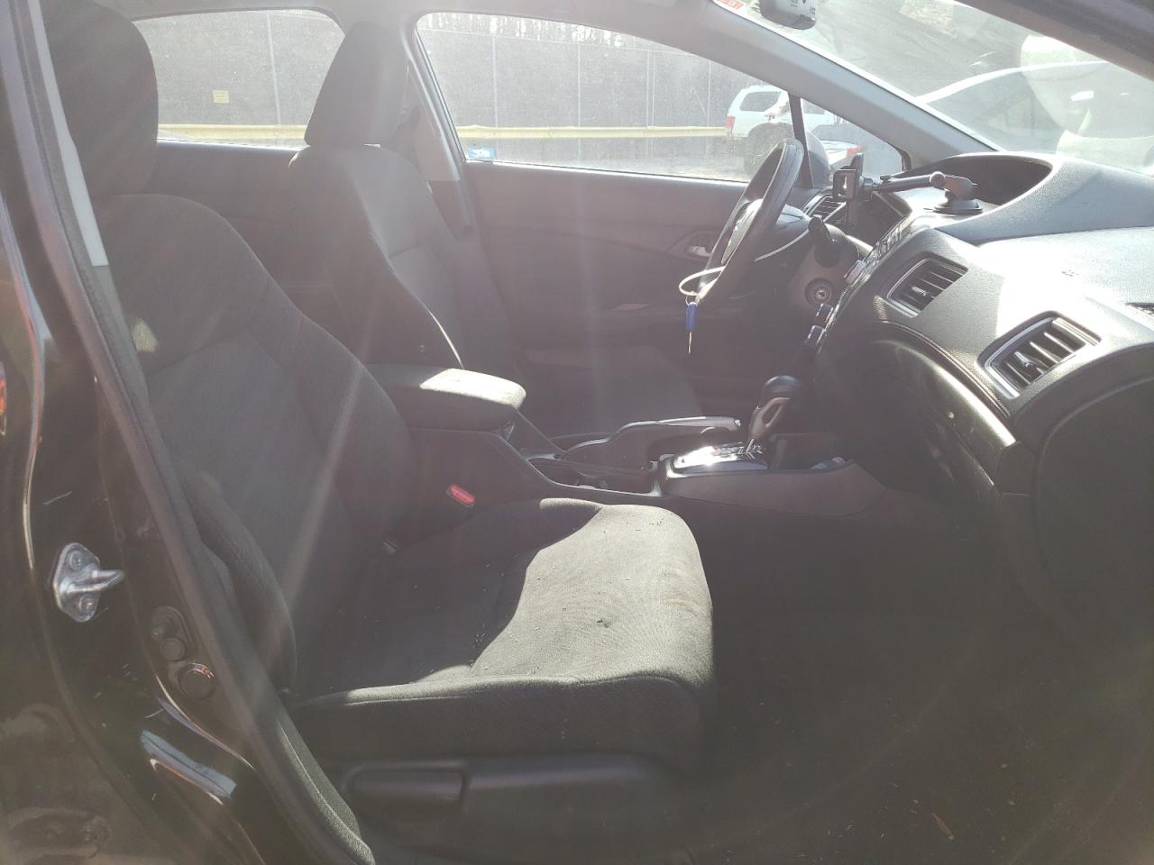 Photo 5 from auction – 2013 HONDA CIVIC LX with VIN 2HGFB2F57DH588324
