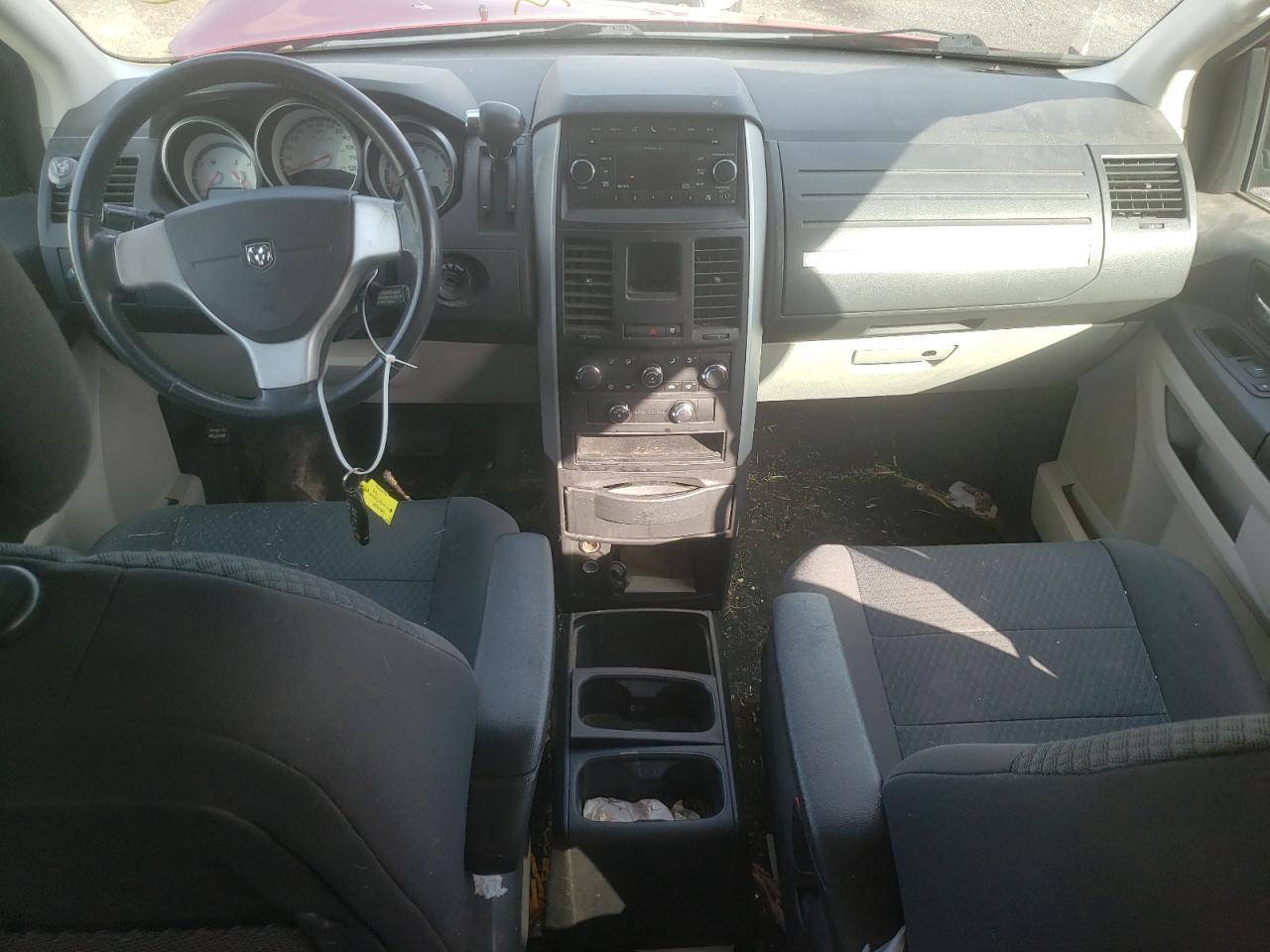 Photo 9 from auction – 2010 DODGE GRAND CARA with VIN 2D4RN3D15AR402233